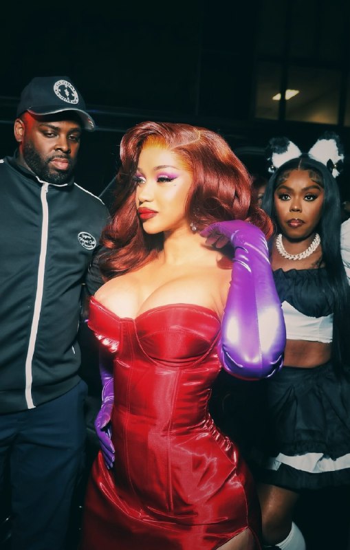 [#FOTO](?q=%23FOTO): **Cardi B** de **Jessica Rabbit** …