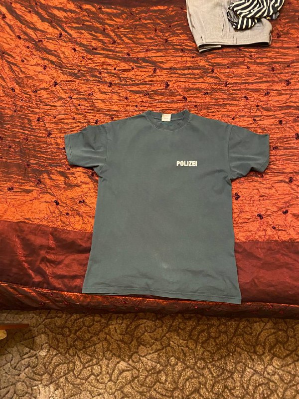 Vetements polizei tee