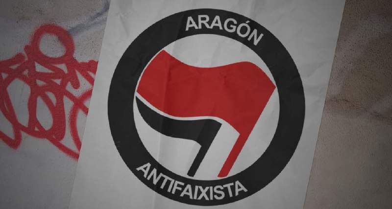 ***😡*** *Varios nazis propinan una brutal …