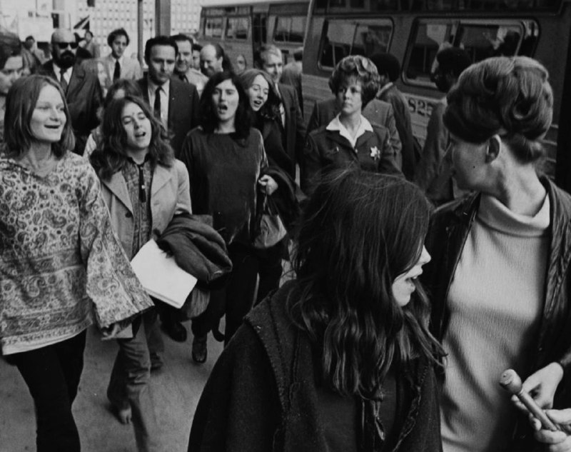 Singing Charlie's songs (unpublished photo), 1970