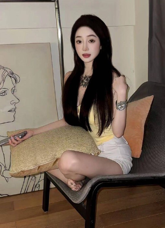 冷白皮陈思思🫧筷子腿s腰（童颜巨乳版）