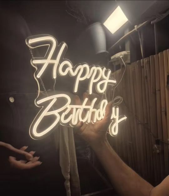 LED neonónový nápis "Happy Birthday" v …