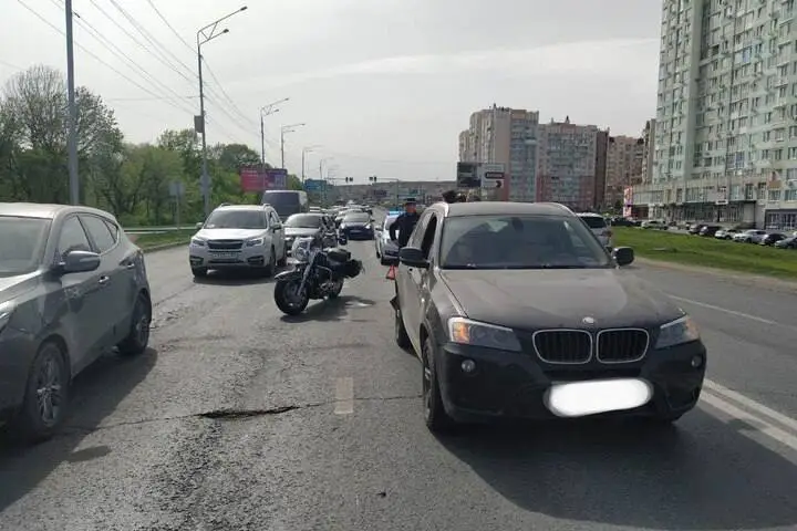 **Мотоцикл столкнулся с BMW в Волжском …