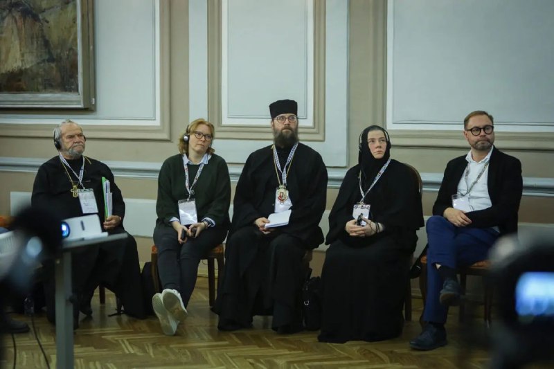 **В Эстонии на прошлой неделе** [**состоялась**](https://ru.orthodox.ee/news/itogi-konferenczii-organizovannoj-aleksandrovskim-pravoslavnym-bratstvom-v-demokraticheskom-obshhestve-veruyushhie-imeyut-pravo-opredelyat-svoyu-religioznuyu-samoidentifikacziyu-bez-kakogo-lib/) …