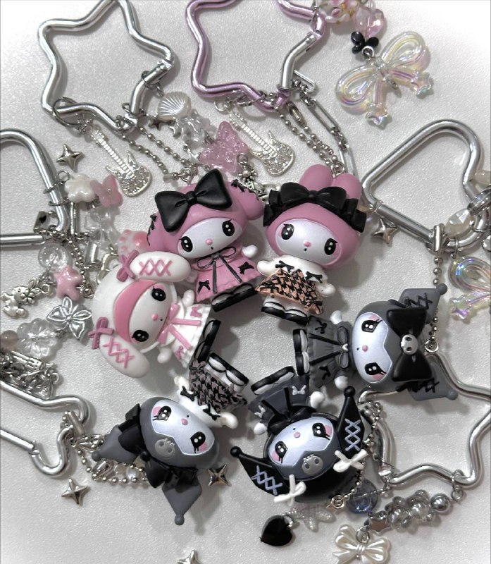 𐙚 dropping new sanrio keychains tonight …