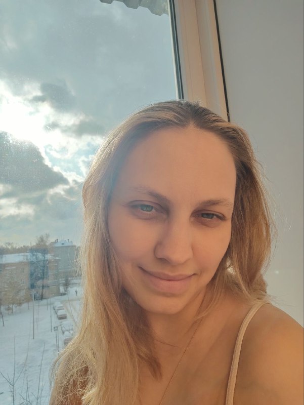 Сегодня прекрасный, морозный, солнечный день. У …