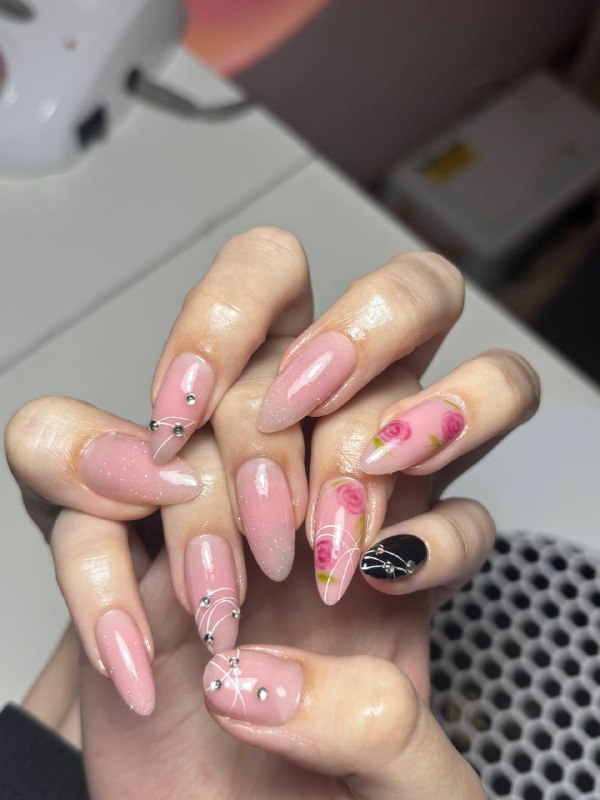 nails by foreveric