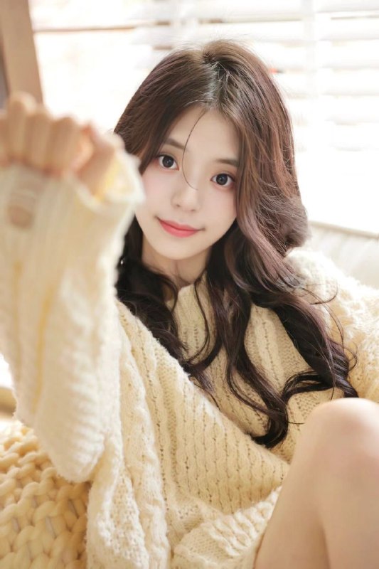 **叶子 00兼职气质美女**
