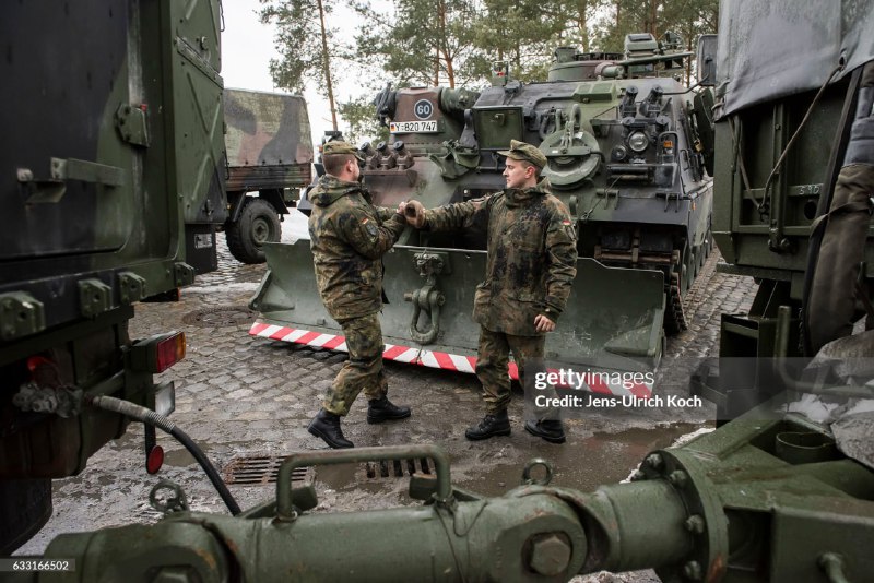 ***Военнослужащие Бундесвера, вооруженных сил Германии******👤******🇩🇪******,** готовят …