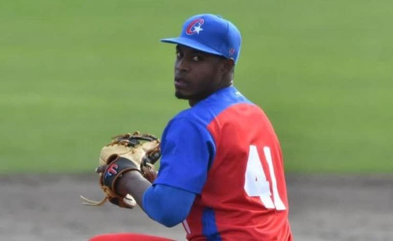 Pitcher que abandonó equipo Cuba en …