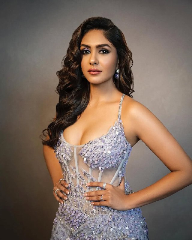 **MRUNAL THAKUR** [**#EDITSSS**](?q=%23EDITSSS)[**#LATEST**](?q=%23LATEST)[**#DEMANDED**](?q=%23DEMANDED)[**#MUST\_WATCH**](?q=%23MUST_WATCH)