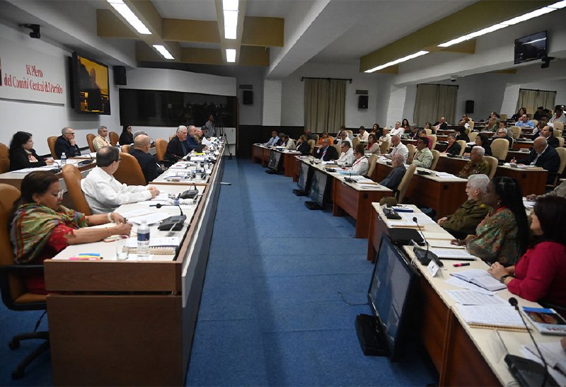 [Partido Comunista de Cuba examinó marcha …