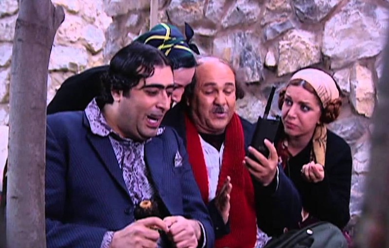 [**شوخی در عصر ظلمت: نقش طنز …