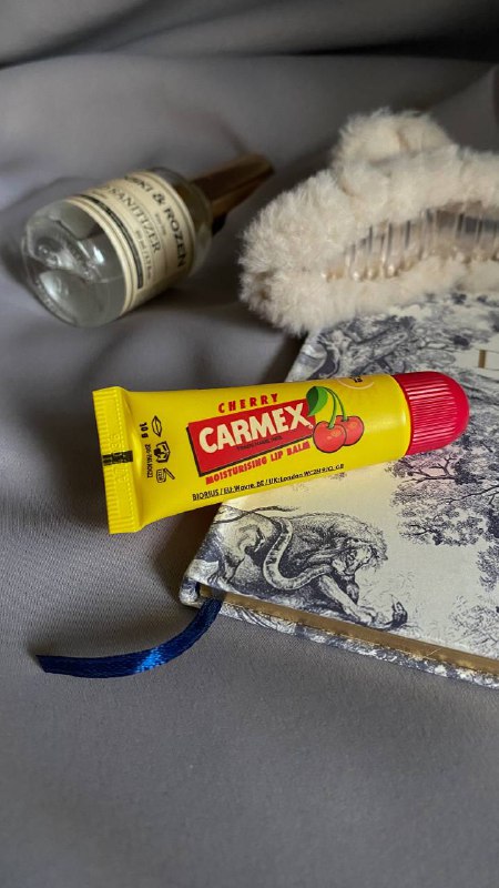 **CARMEX cherry*****🙏***Один из моих любимых бальзамов …