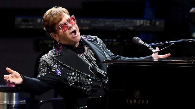 **Elton Jon ko‘zlari deyarli ko‘rmay qolgani …