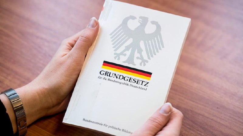 Das Grundgesetz selbst entzieht der BRD …