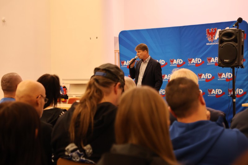 Dennis Hohloch ❌ - Landtag Brandenburg