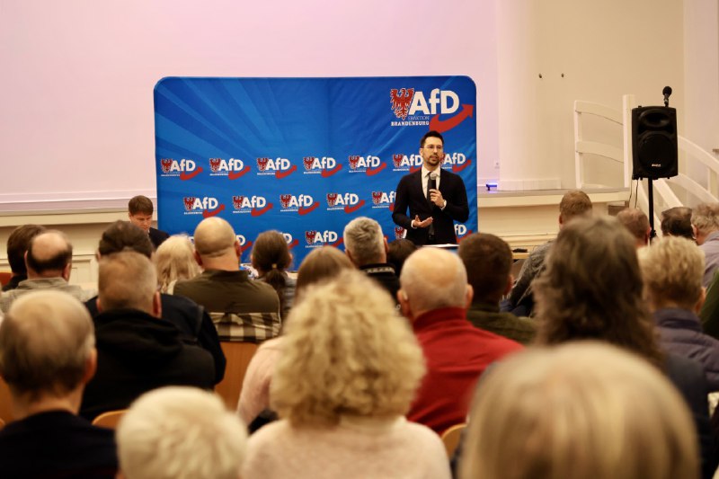 Dennis Hohloch ❌ - Landtag Brandenburg