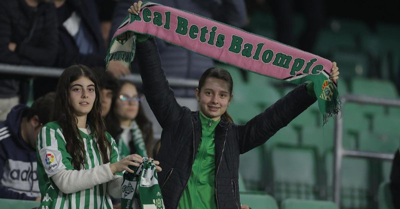 Búscate en las fotos del Betis …