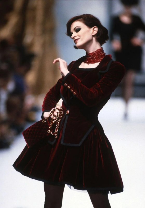 Kristen McMenamy for Chanel (1991)