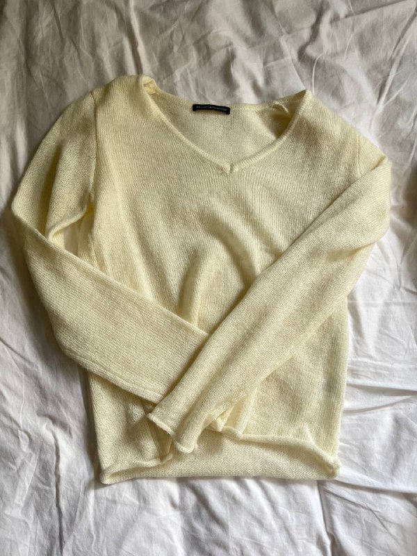 bnwot auth cream bm sweater