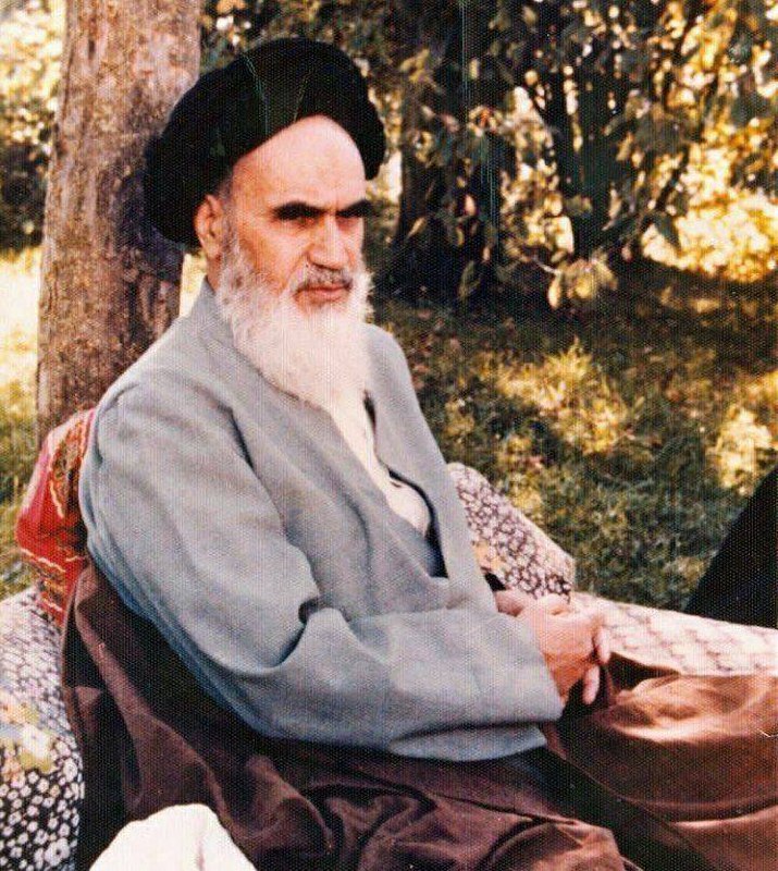 كانَت تَتَرَدَّدُ إِلَى مَنْزِلِ الإِمام الخمینی …