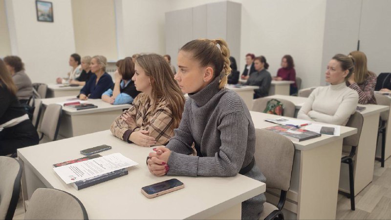 **В Санкт-Петербурге прошёл форум женщин Октябрьской …