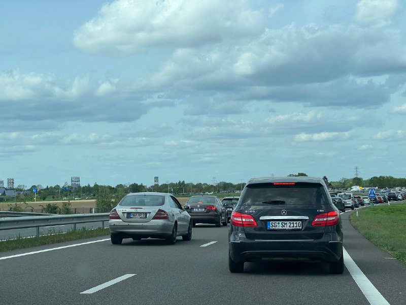 Приехали в Нидерланды, тут же встали …