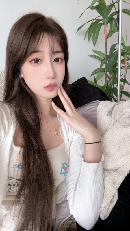 如果我是DJ你会上我课吗？朋友推的一个DJ老师，人照基本一致，170腿长，皮肤略黄，情绪价值满分属于是很能聊天的妹子，有俩道功夫，一口深喉，一个榨精女上。被榨干了 800不到P