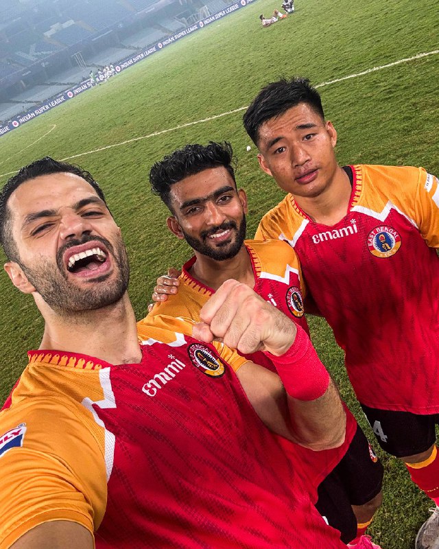 The scorers' selfie! ***🤳***