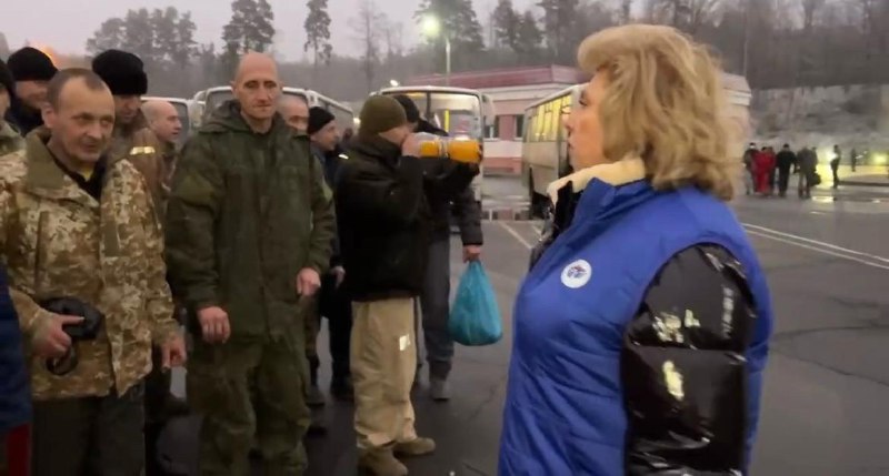 **Трое уральских военных возвращаются домой из …