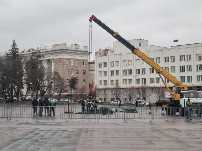 На центральной площади Белгорода начали сборку …