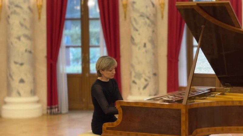 Elena Tarasova (piano)