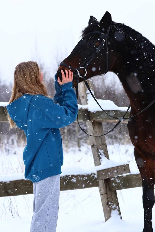 Eli.equestrian