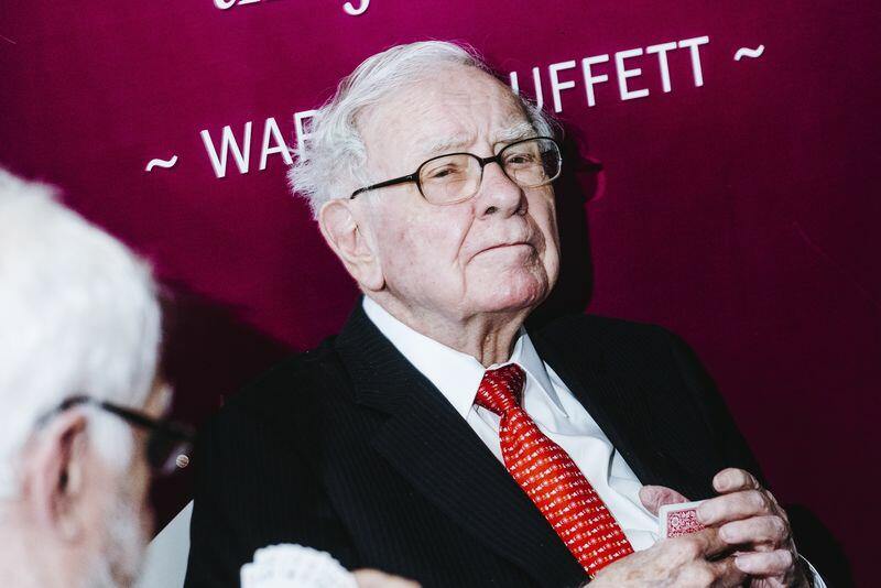 Warren Buffett sigue reduciendo su posición …