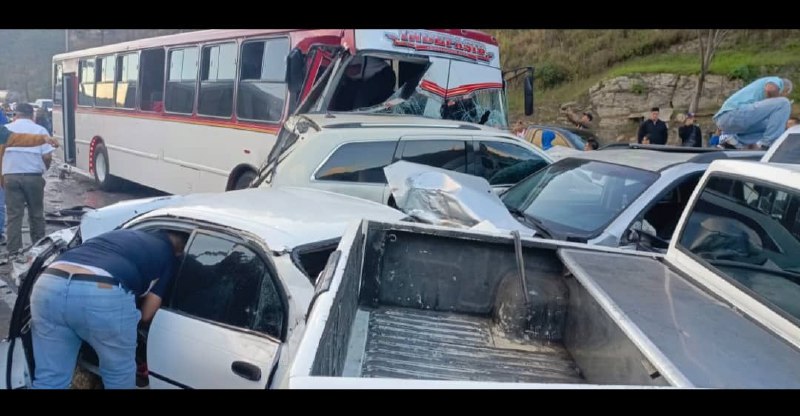 **Sucesos |**Un accidente múltiple ocurrió la …