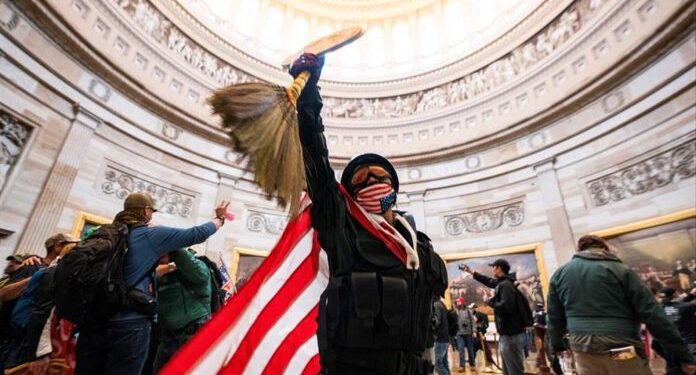 Acusados por el asalto al Capitolio …