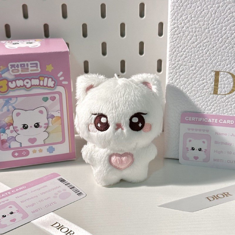 [#wts](?q=%23wts) instock jungmilk doll ~~x2~~ x1 …