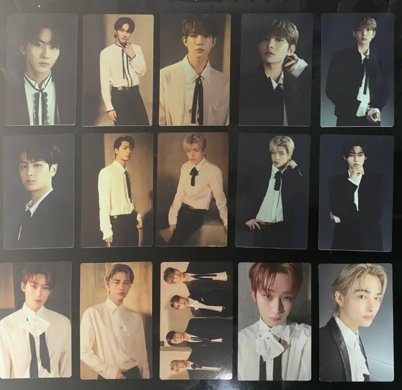 [#ESinstocks](?q=%23ESinstocks) wts fate merch trading cards …