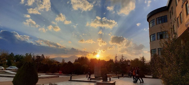 سقوط دانشگاه حتمی است، آقای دکتر …