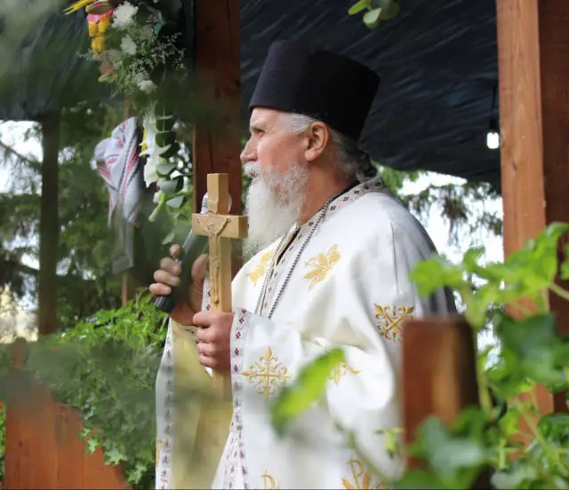 **Erezia ecumenistă infiltrată în marile mănăstiri ale Moldovei încă din 2002, la ordinul mitropolitului de atunci. Singurul care a îndrăznit …