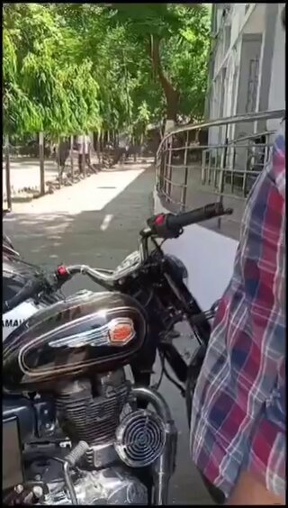 *Live Murder of a Bhumihar student at Patna University. He was lynched by 20-30 Shoshit Vanchits. No media raising this …