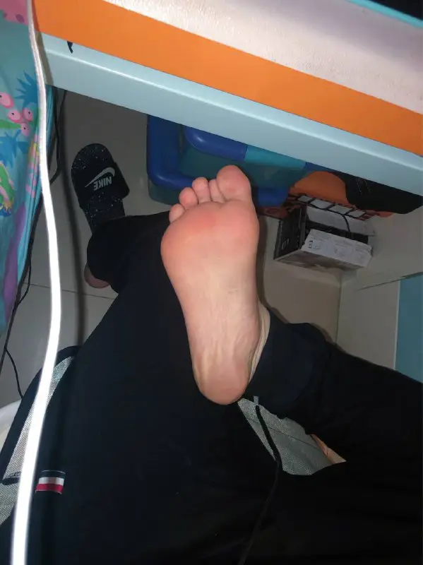 FeetOnMe - boys feet | footfetish