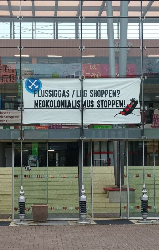 Unser Banner an der Teerhofbrücke wurde …