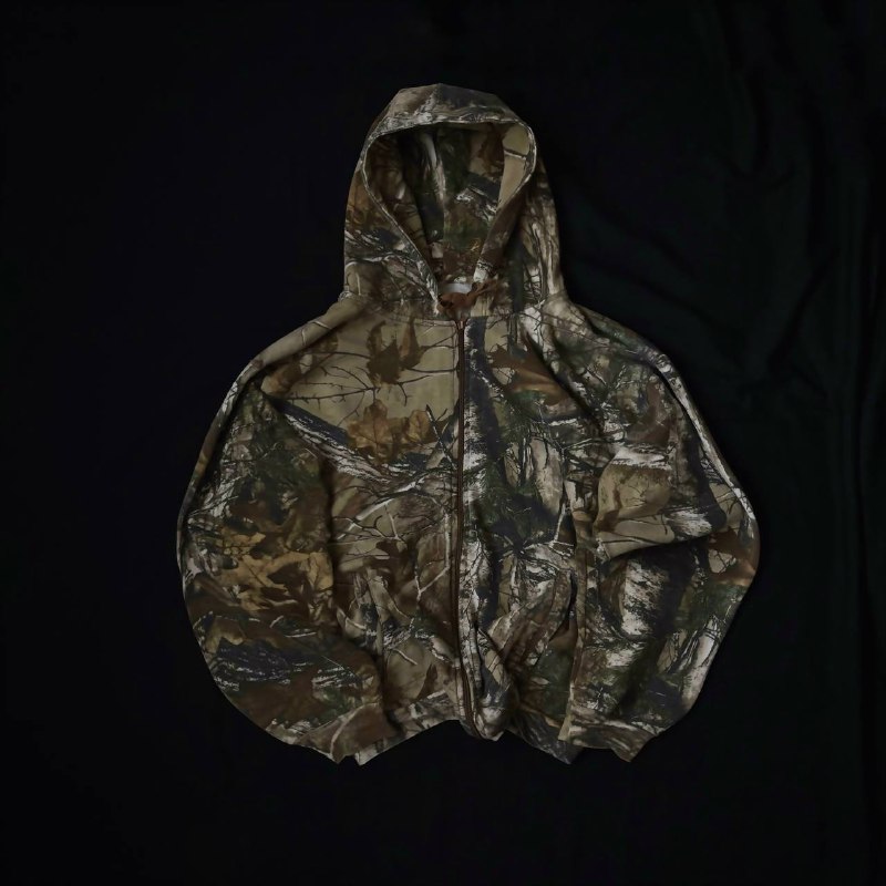 **Camo zip hoodie**