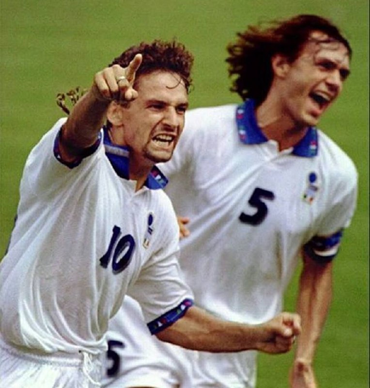 Baggio and Maldini ***🇮🇹***