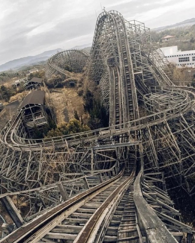 Заброшенный парк развлечений Nara dreamland.