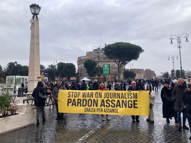 FREE ASSANGE Italia