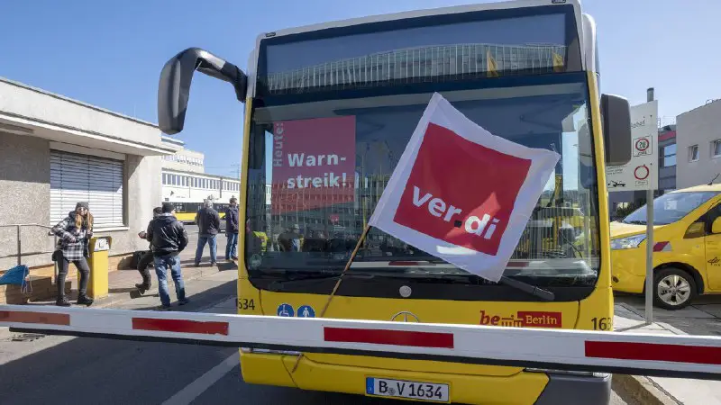 Verdi unzufrieden mit BVG-Tarifverhandlungen: Droht Berlin ein Doppelstreik im Nahverkehr?