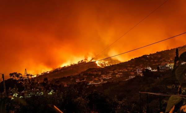 La denominación «zona catastrófica» se escribe …